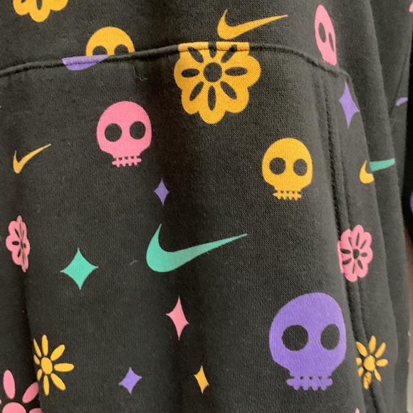 Nike Day of the Dead Pull Over Hoodie size Small NWOT - Picture 2 of 8